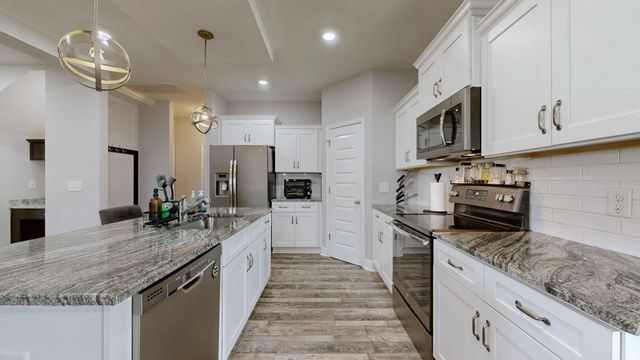 1109 Michaela Cir, Clarksville, TN 37043