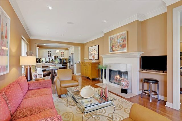 5205 W 116th Street, Leawood, KS 66211