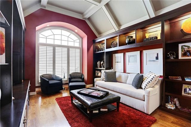 5205 W 116th Street, Leawood, KS 66211