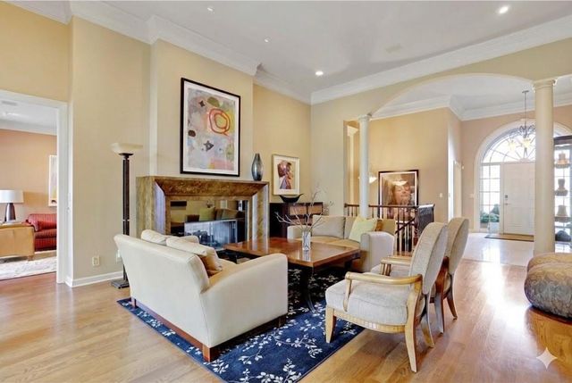 5205 W 116th Street, Leawood, KS 66211