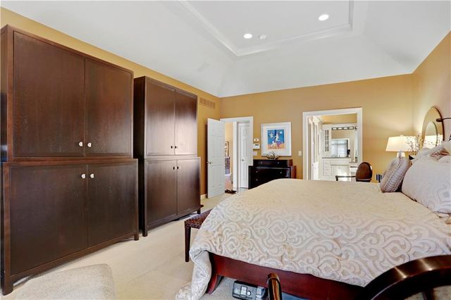 5205 W 116th Street, Leawood, KS 66211