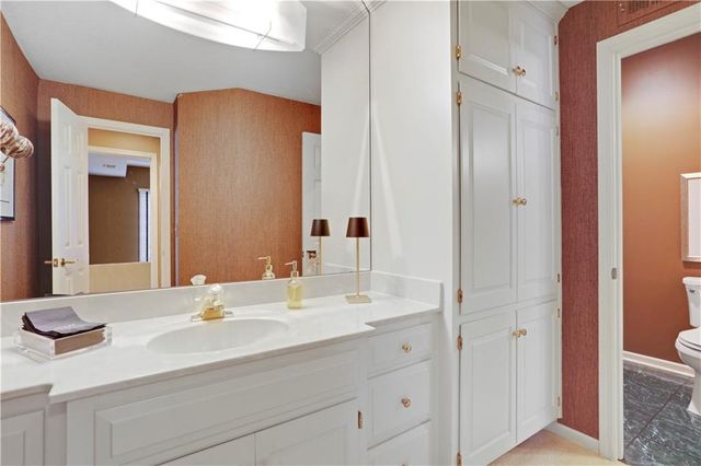 5205 W 116th Street, Leawood, KS 66211