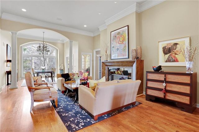 5205 W 116th Street, Leawood, KS 66211