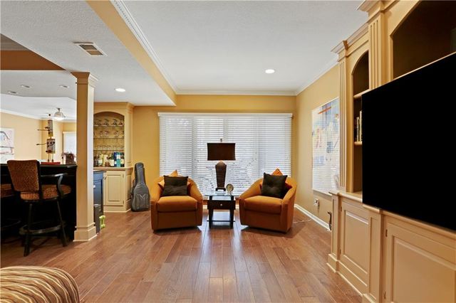 5205 W 116th Street, Leawood, KS 66211