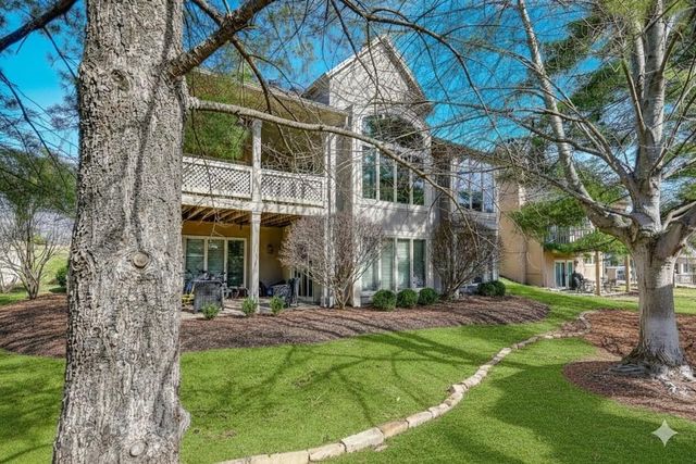 5205 W 116th Street, Leawood, KS 66211