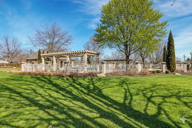 5205 W 116th Street, Leawood, KS 66211