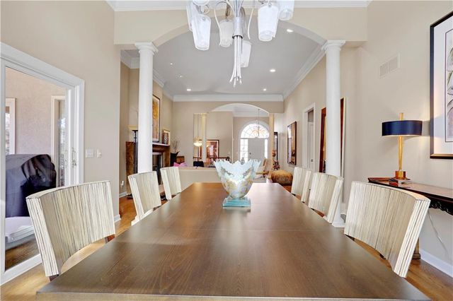 5205 W 116th Street, Leawood, KS 66211