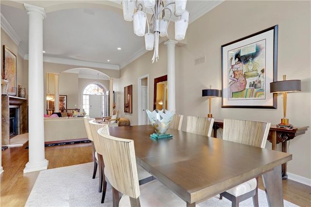 5205 W 116th Street, Leawood, KS 66211