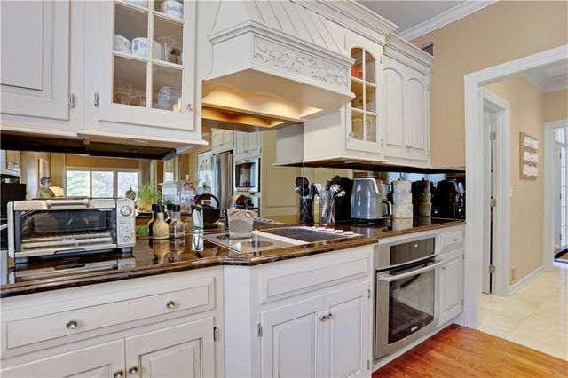 5205 W 116th Street, Leawood, KS 66211