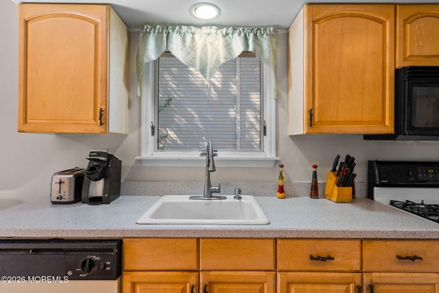 190 Hudson Avenue, Middletown, NJ 07748