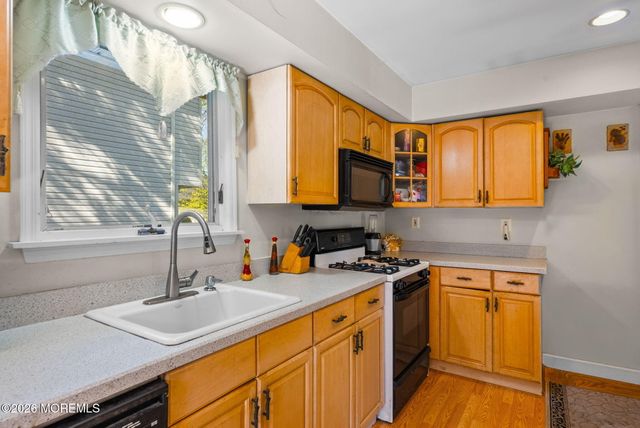 190 Hudson Avenue, Middletown, NJ 07748