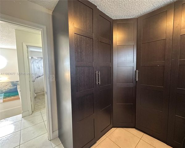 15302 SW 180th Ter, Miami, FL 33187