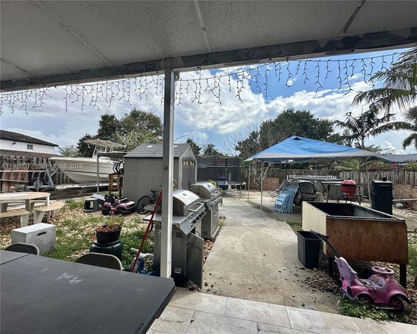 15302 SW 180th Ter, Miami, FL 33187