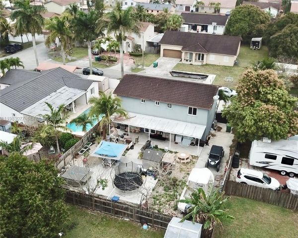 15302 SW 180th Ter, Miami, FL 33187