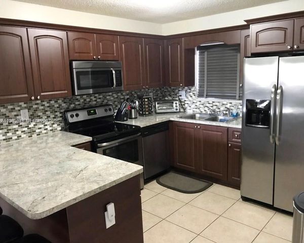 15302 SW 180th Ter, Miami, FL 33187