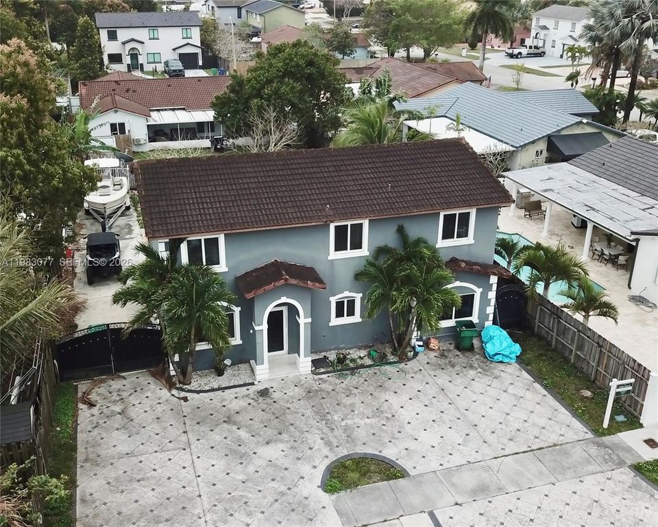 15302 SW 180th Ter, Miami, FL 33187