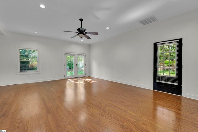4954 Vineyard Lane, Greenville, SC 29615
