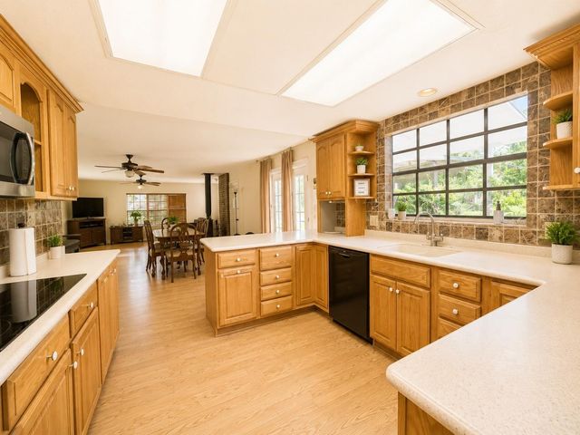 2515 16TH AVENUE DRIVE E, Bradenton, FL 34208