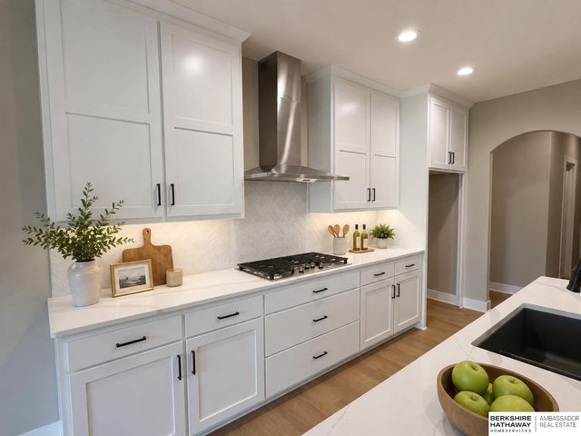 8954 Von Street, Papillion, NE 68046