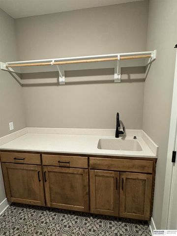 8954 Von Street, Papillion, NE 68046