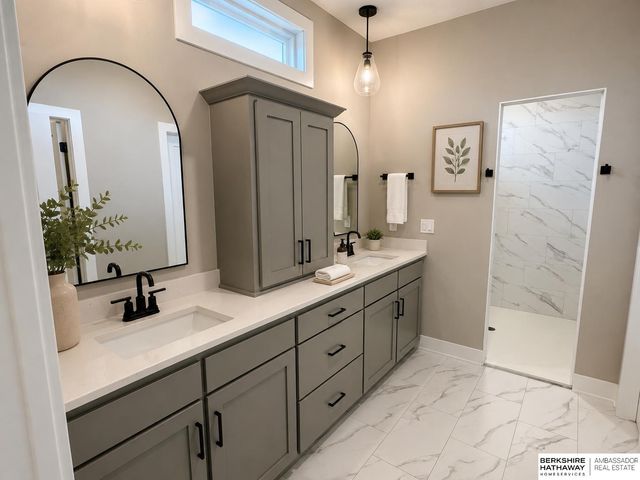 8954 Von Street, Papillion, NE 68046