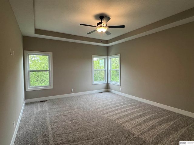 8954 Von Street, Papillion, NE 68046