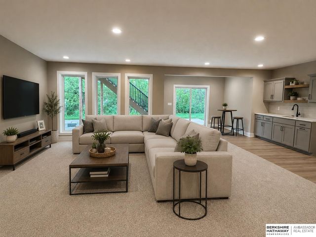 8954 Von Street, Papillion, NE 68046