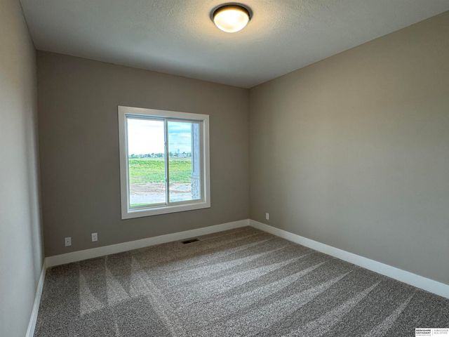 8954 Von Street, Papillion, NE 68046