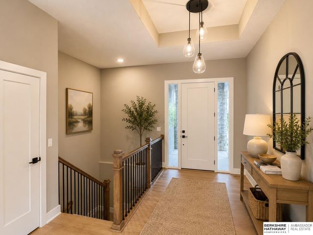 8954 Von Street, Papillion, NE 68046