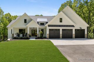 8571 Young Avenue Ne, Courtland Twp, MI 49341