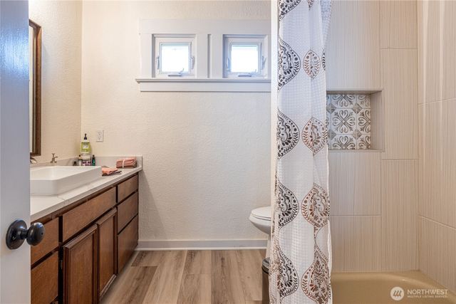 318 4th Street SW, Puyallup, WA 98371