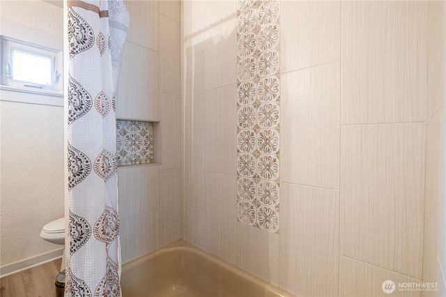 318 4th Street SW, Puyallup, WA 98371