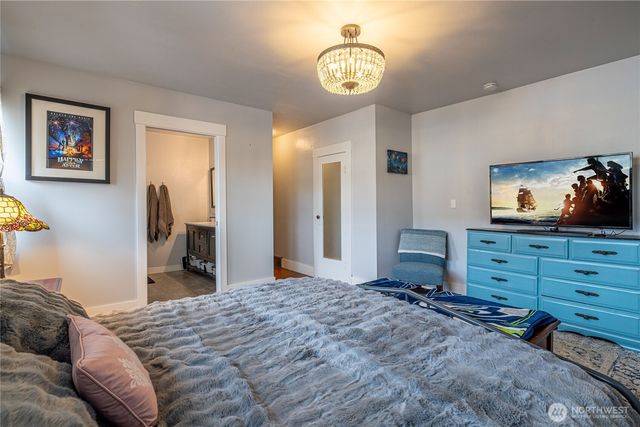 318 4th Street SW, Puyallup, WA 98371