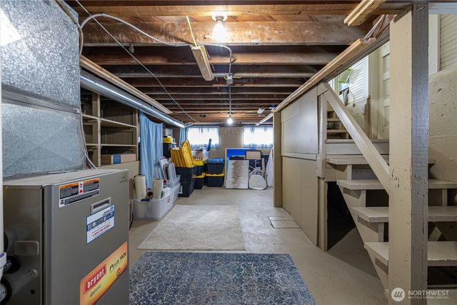 318 4th Street SW, Puyallup, WA 98371