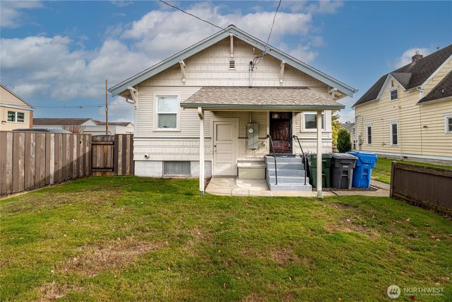 318 4th Street SW, Puyallup, WA 98371