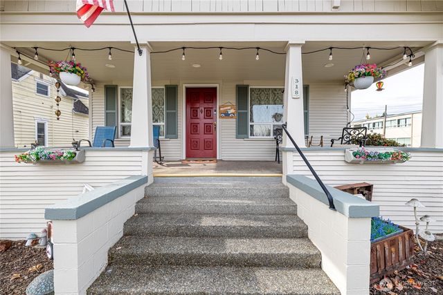 318 4th Street SW, Puyallup, WA 98371