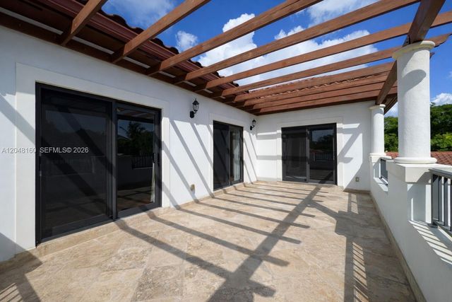 471 SW 30th Road, Miami, FL 33129