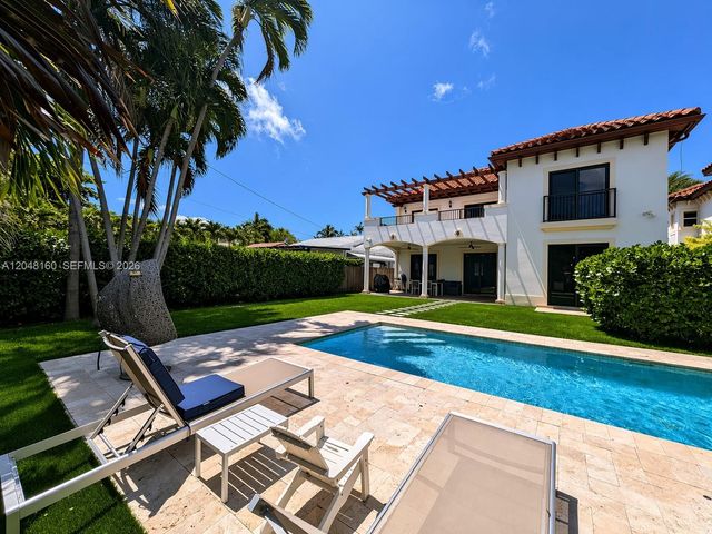 471 SW 30th Road, Miami, FL 33129