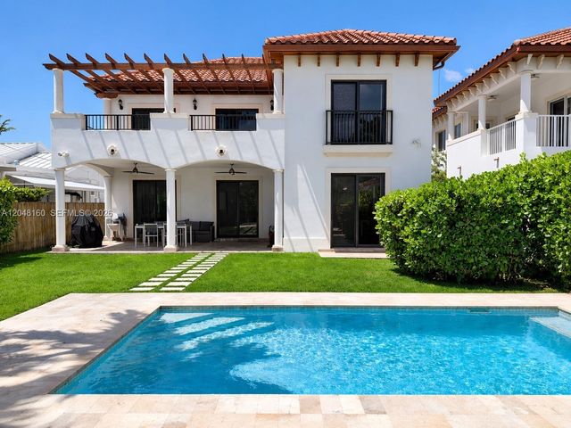471 SW 30th Road, Miami, FL 33129