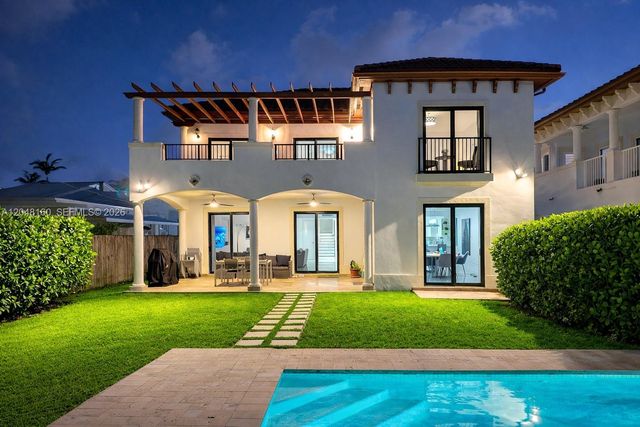 471 SW 30th Road, Miami, FL 33129