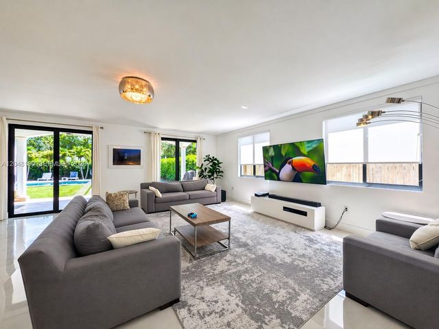 471 SW 30th Road, Miami, FL 33129