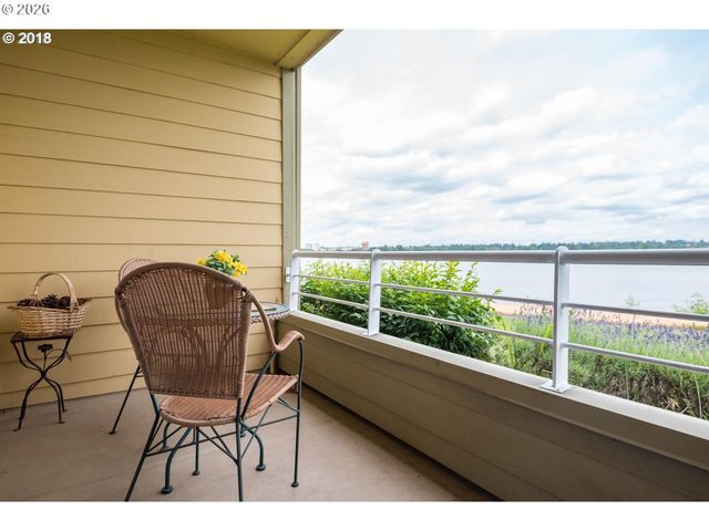 129 N HAYDEN BAY Dr BLDG F, Portland, OR 97217