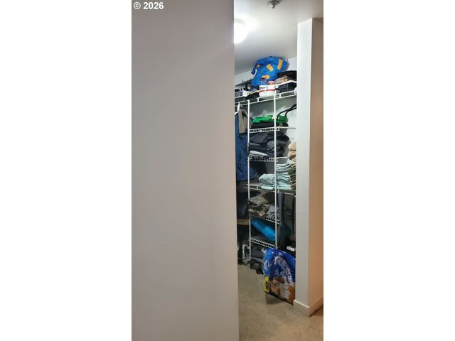 129 N HAYDEN BAY Dr BLDG F, Portland, OR 97217