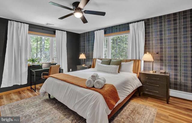 301 WYOMISSING DR, Pocono Lake, PA 18347