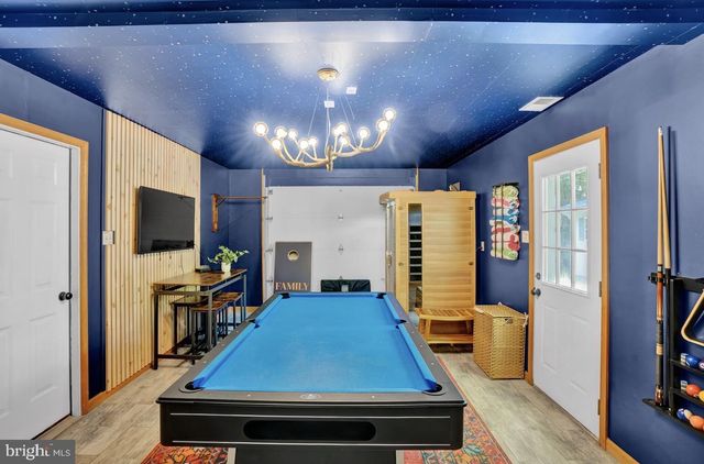 301 WYOMISSING DR, Pocono Lake, PA 18347