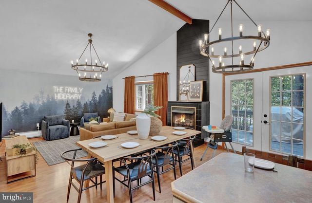 301 WYOMISSING DR, Pocono Lake, PA 18347