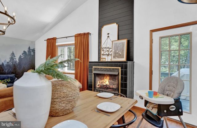 301 WYOMISSING DR, Pocono Lake, PA 18347