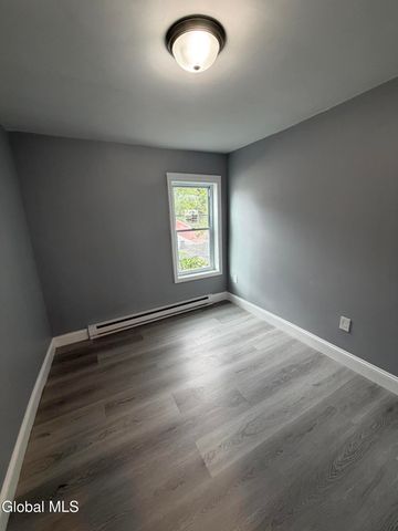 806 Arch Street, Schenectady, NY 12307