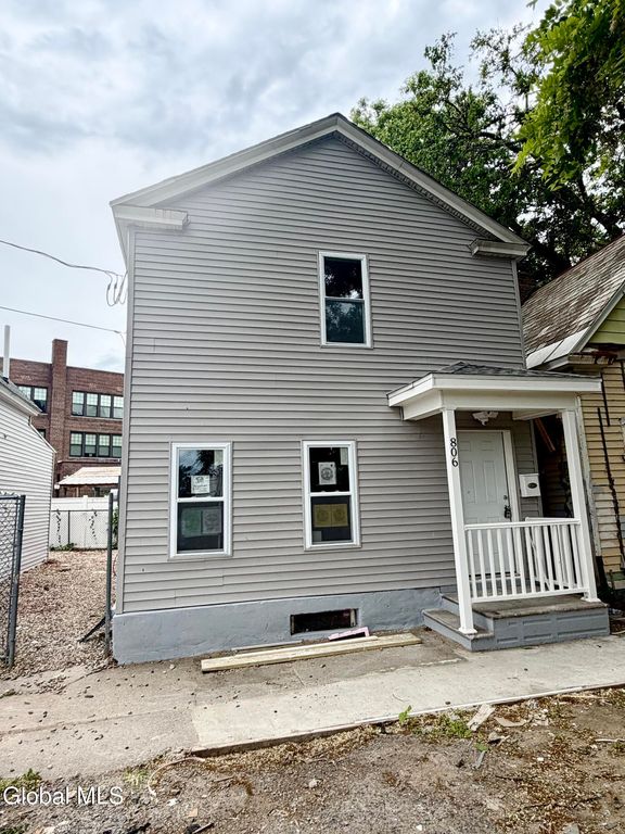 806 Arch Street, Schenectady, NY 12307