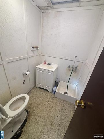 211 Van Winkle Avenue, Hawthorne, NJ 07506